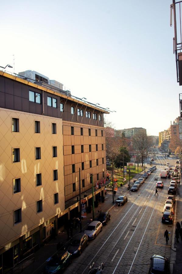 Incantevole Appartamento De Angeli Milan Exterior photo